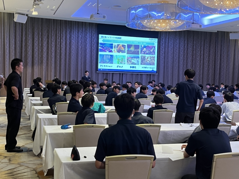 総合学習～高１テーマパークのブランディングとマーケティング比較研究～