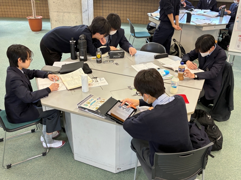 学年末試験に向けて放課後学習に取り組んでいます