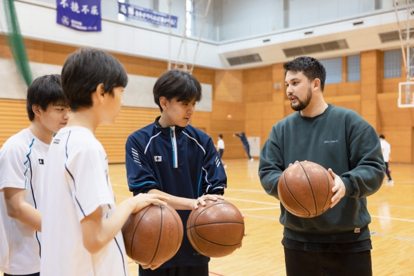 「藤嶺藤沢」ってどんな学校？　～英語で体育～　【中学１年】