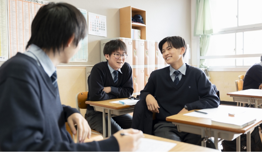 こちらからより多くの学校生活の様子をご覧いただけます