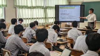 総合学習 ～大学出張講義～　【高校２年】