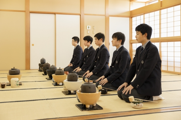 「藤嶺藤沢」ってどんな学校？　～茶道～　【中学１年～高校２年】　